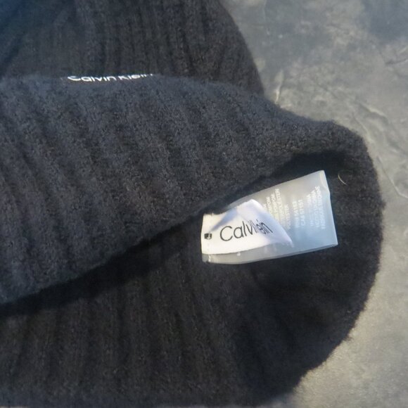 Calvin Klein Women’s Rib-Knit Pom Pom Beanie – Black – New Without Tags (B2) - Picture 3 of 4